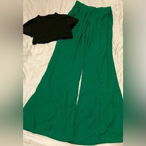 Sale!!!! Green Wide Leg Pant NEW - Picture 2 of 5